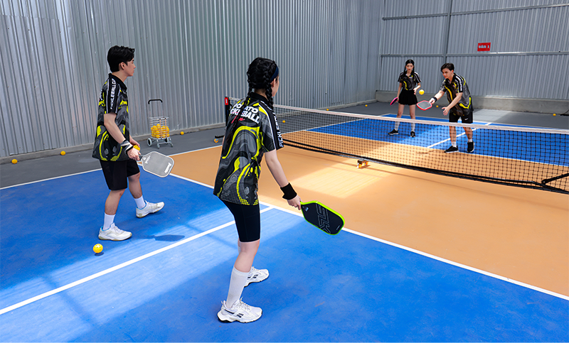 Khám phá sân Pickleball Nhóm Bạn với không gian rộng rãi, thoáng mát tại Tân Phú