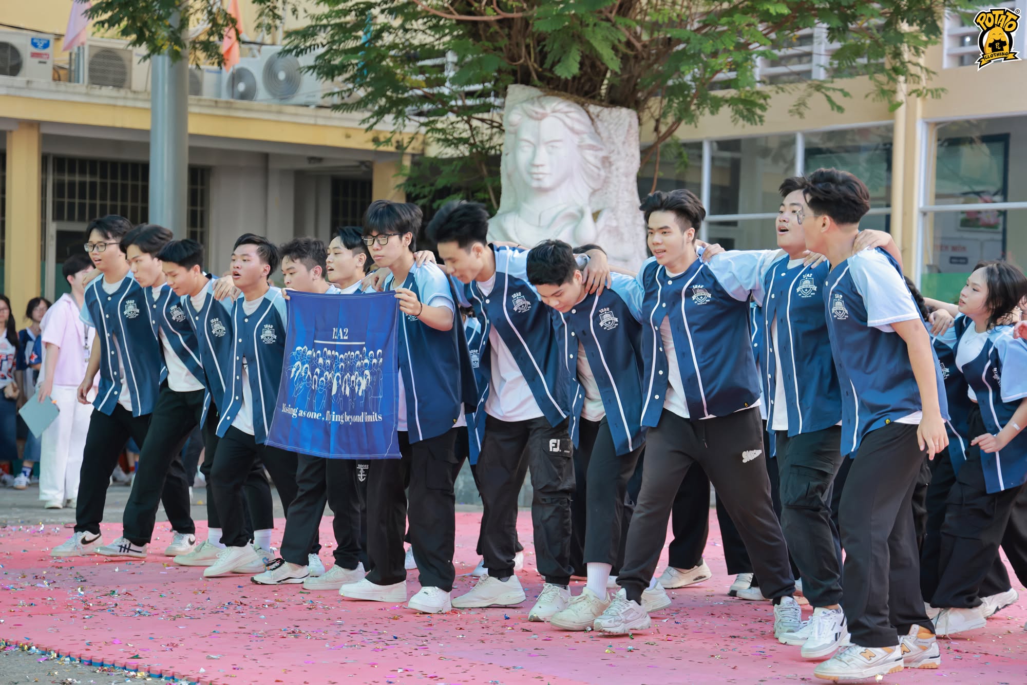 Mẫu thiết kế đồng phục nhóm nhảy Potato Clothing 1