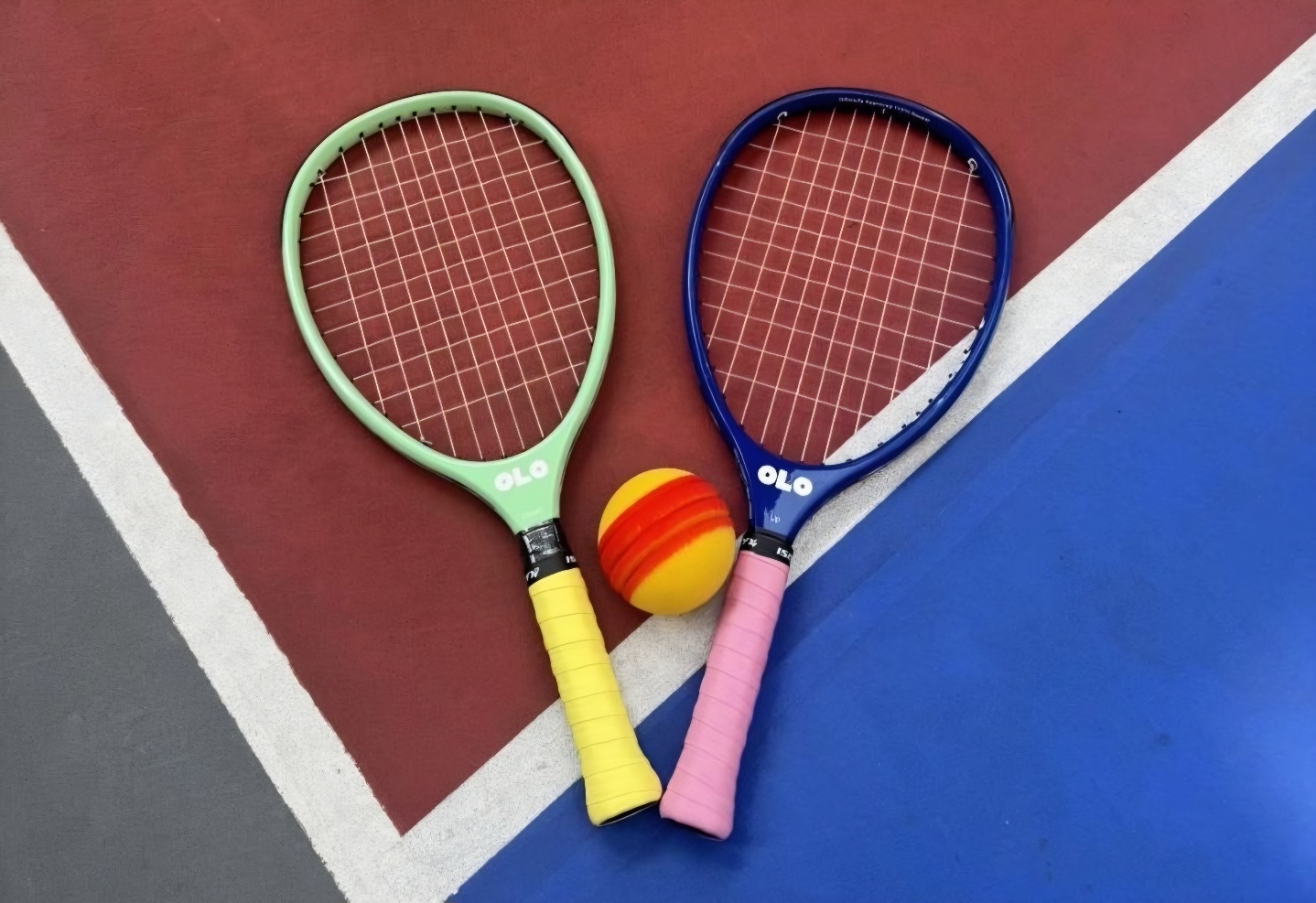 Vợt TYPTI carbon fiber 22 inch và bóng xốp có rãnh 3.5 inch