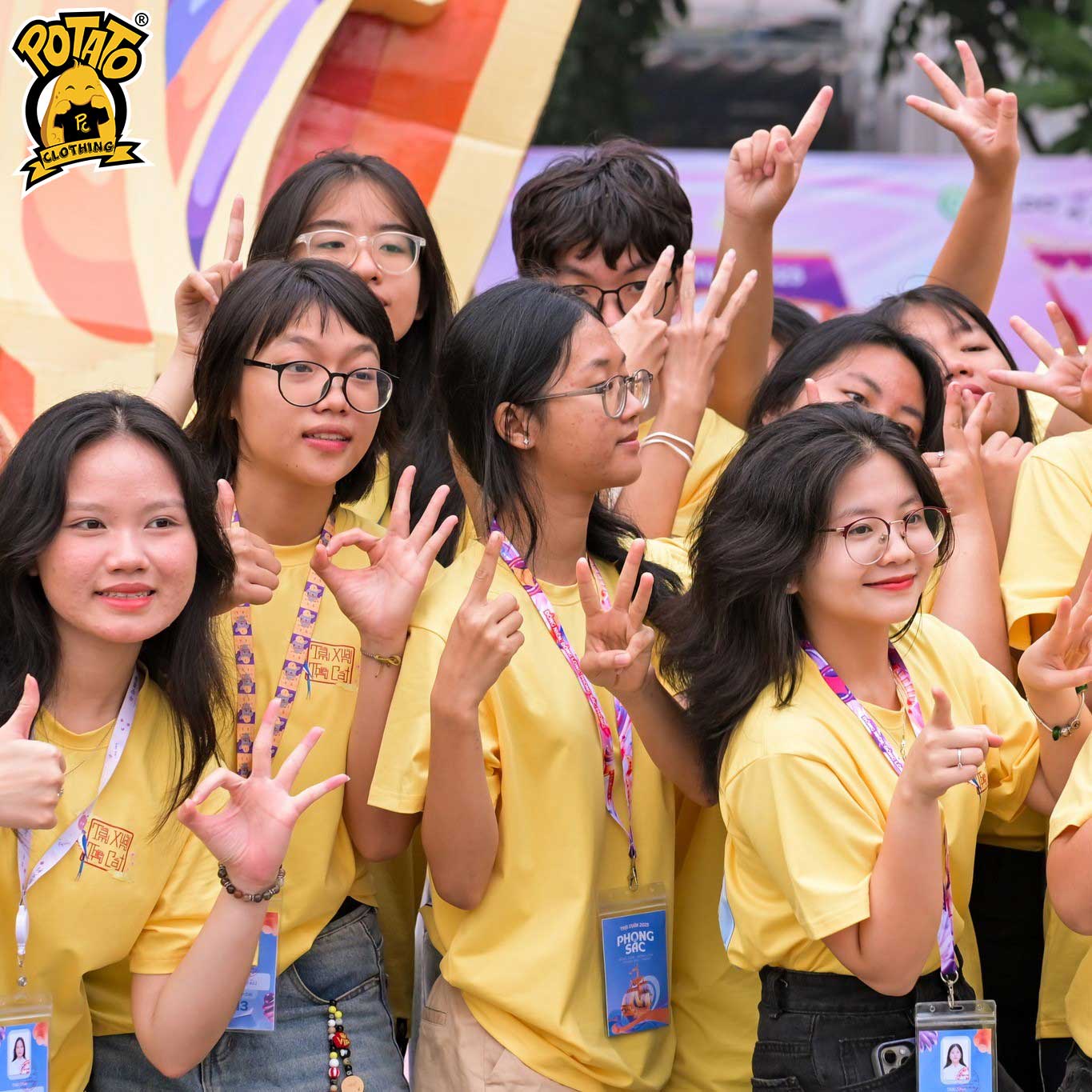 Áo lớp 12A13 - Nguyễn Hữu Cầu