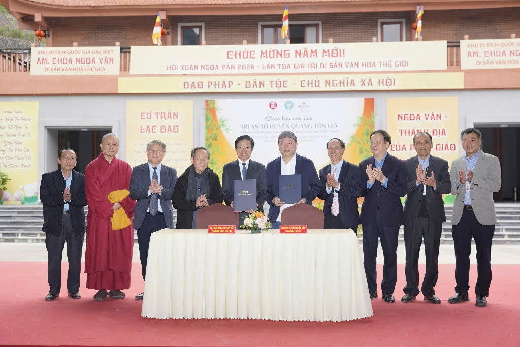 Toàn cảnh không gian lễ giao lưu văn hóa tại sân ga cáp treo Ngọa Vân