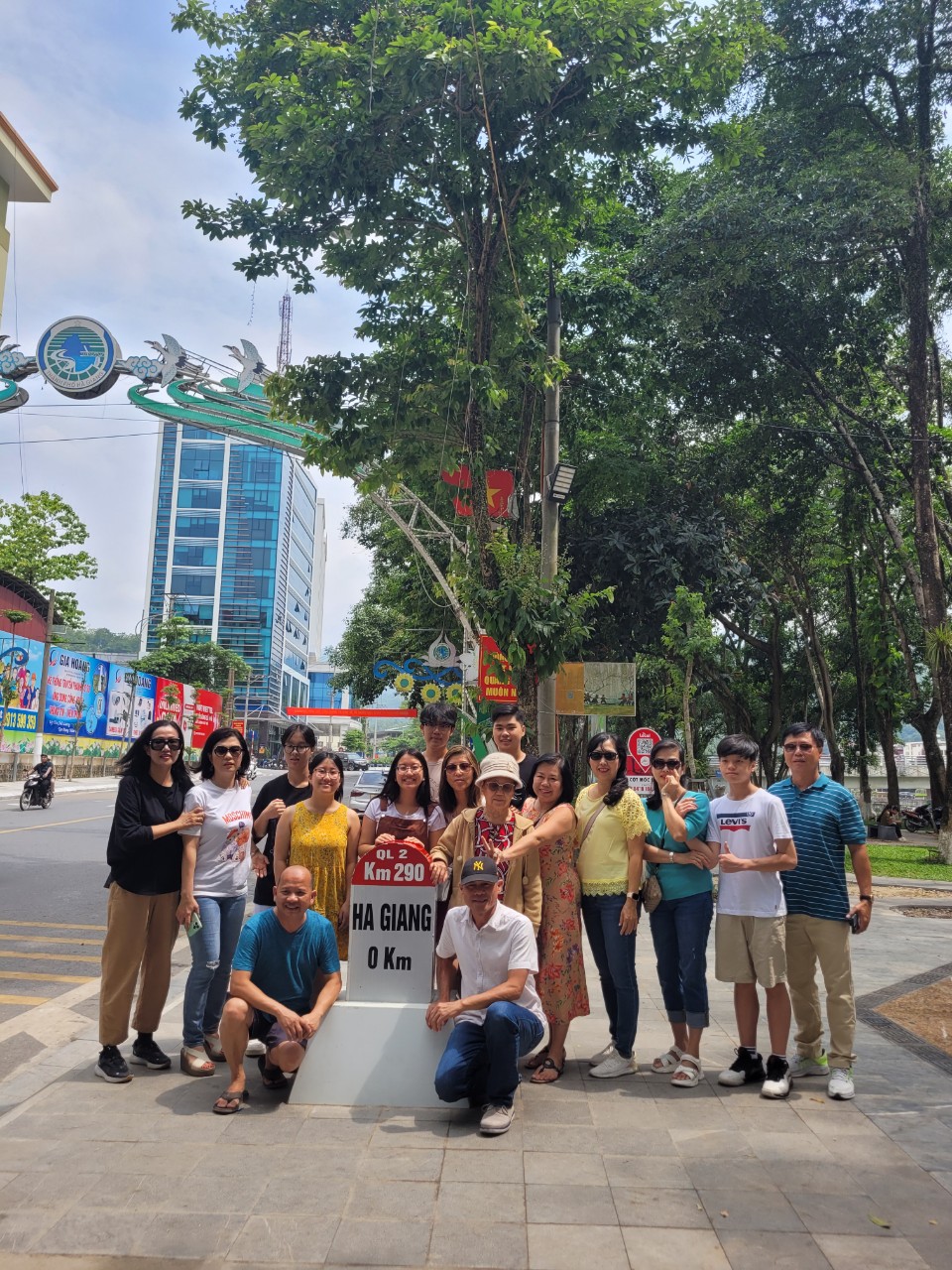 Khám phá vẻ đẹp hùng vĩ Hà Giang qua tour du lịch có một không hai