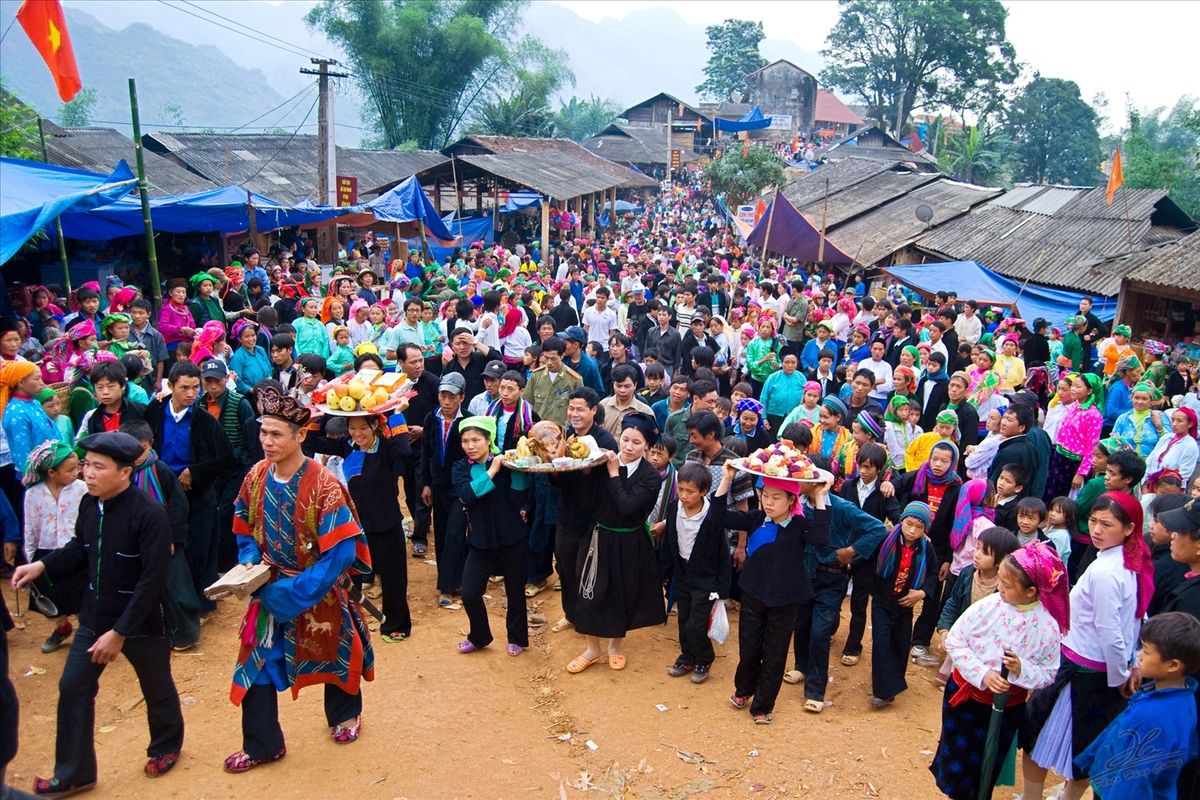 cho-tinh-khau-vai