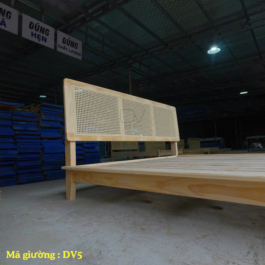 Giường Gỗ Tựa Mây Thiết Kế Sang Trọng DV5