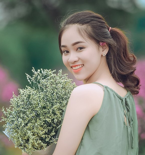 Mình từng đến đây khám thai, thấy phòng khám sạch sẽ, thoáng mát, nhân viên vui vẻ nhiệt tình, tư vấn kỹ càng, máy móc hiện đại. Mình cảm thấy rất yên tâm và hài lòng. Sau khi mình sinh vẫn hay đưa bé và cả người nhà qua khám. Mấy năm nay mình đều tin tưởng lựa chọn Hồng Hoàng là nơi thăm khám sức khỏe của cả gia đình.