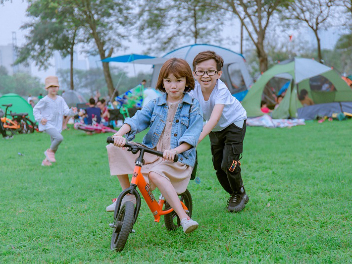 Thầy giáo tí hon Nguyễn Văn Hùng và cuộc sống hôn nhân hạnh phúc: “Đầu hàng số phận là quá hèn nhát”
