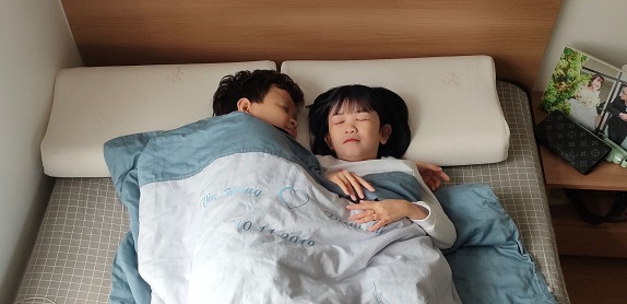 banner gối cao su non dành cho người lớn