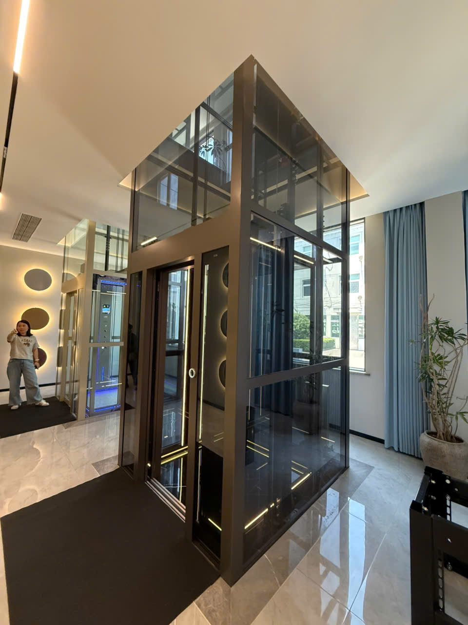 THANG MÁY NHẬP KHẨU