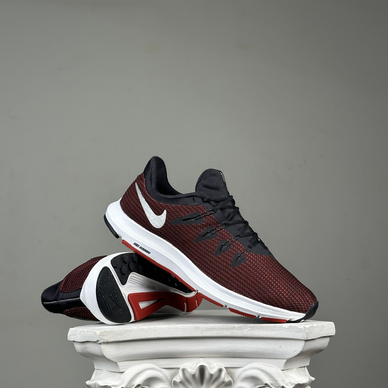 SZ 42.5 Nike Quest 'Oil Grey Red' AA7403-004