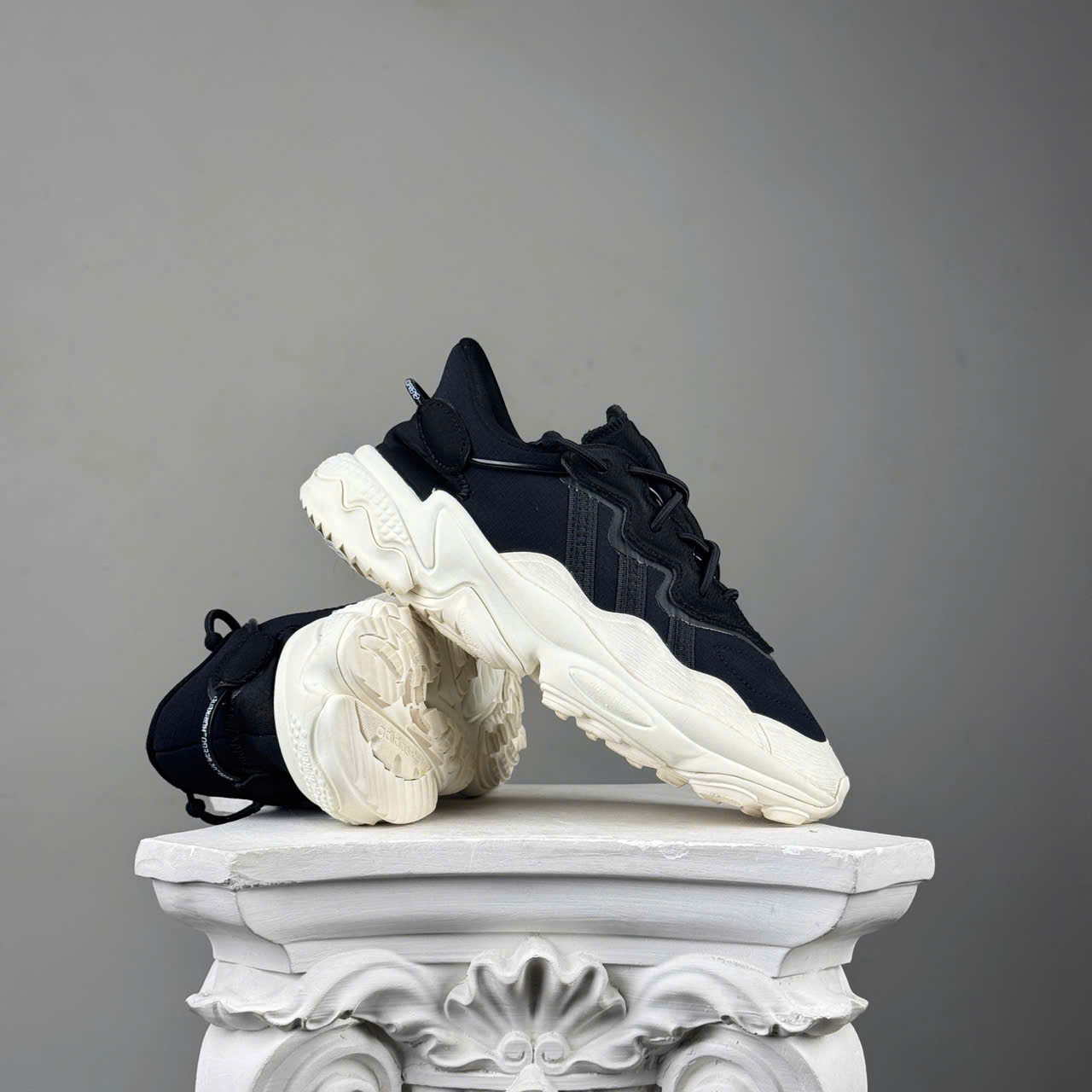 SZ 37.3 adidas originals Ozweego Tr 'Black White FV9760