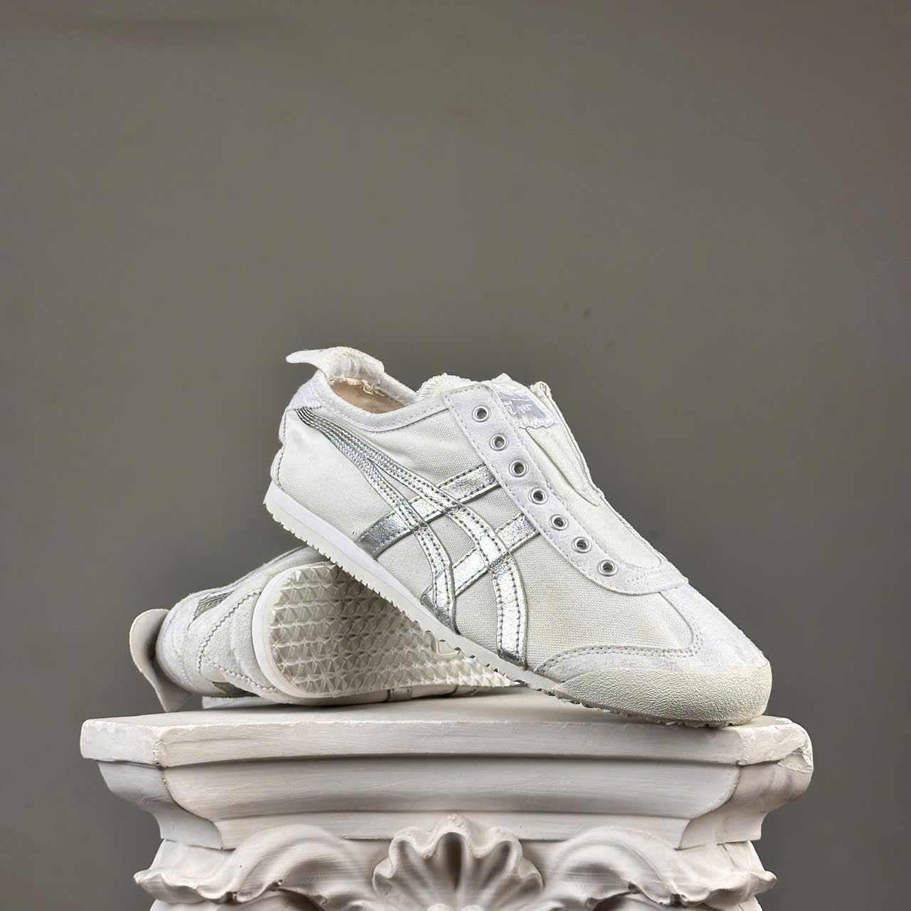 SZ40.5 Onitsuka Tiger Mexico 66 Slip-On 'White Silver' 1183A962-101 1051045
