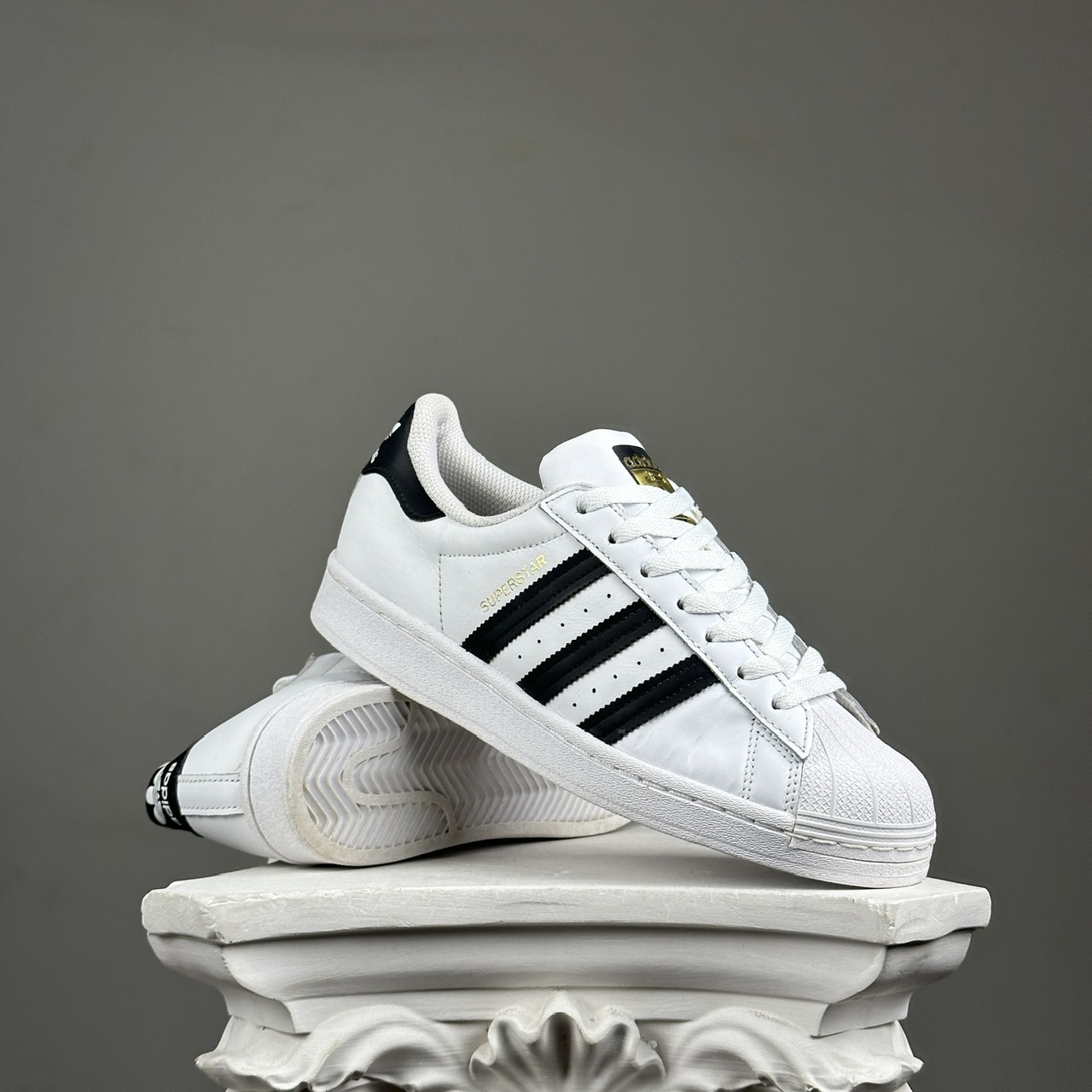 SZ40.7 adidas Superstar 'Footwear White Black' EG4958