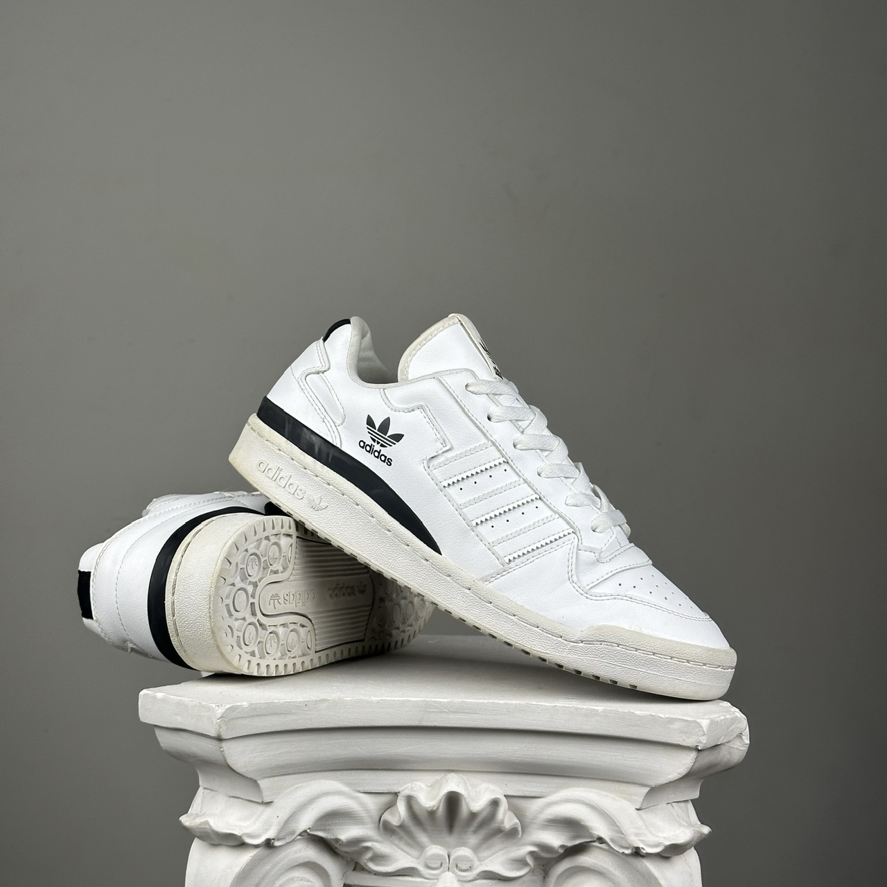SZ 43.5 Adidas OG FORUM Low 'White Black' GV7613