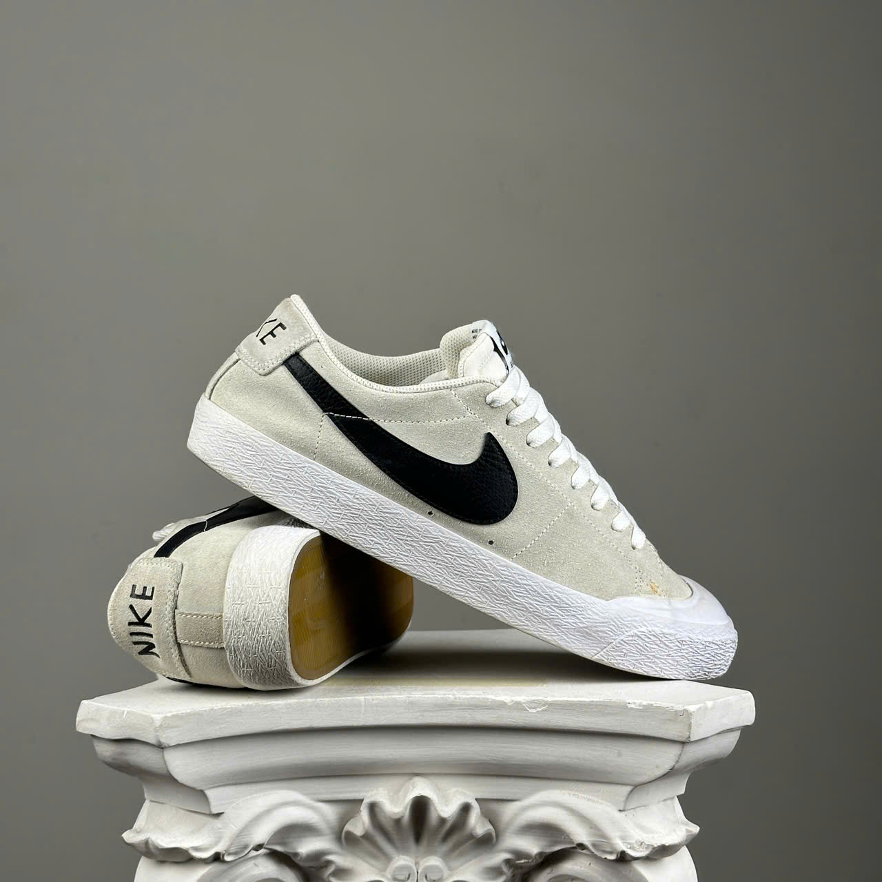 SIZE 44 Nike SB Blazer Zoom Low XT 'White Black' 864348-101