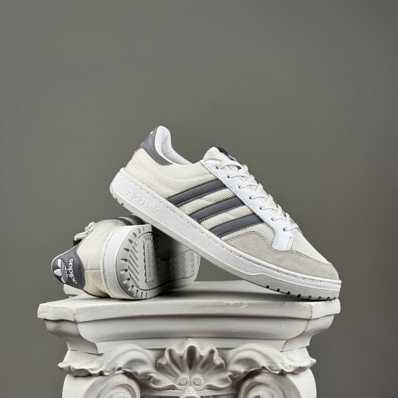 SZ40.7 adidas originals Team Court Shoes White/Grey FY537