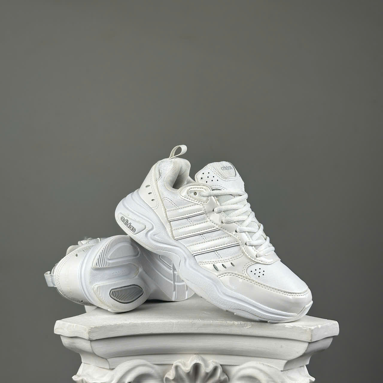 SZ 36.7 Adidas neo Strutter White FW4597
