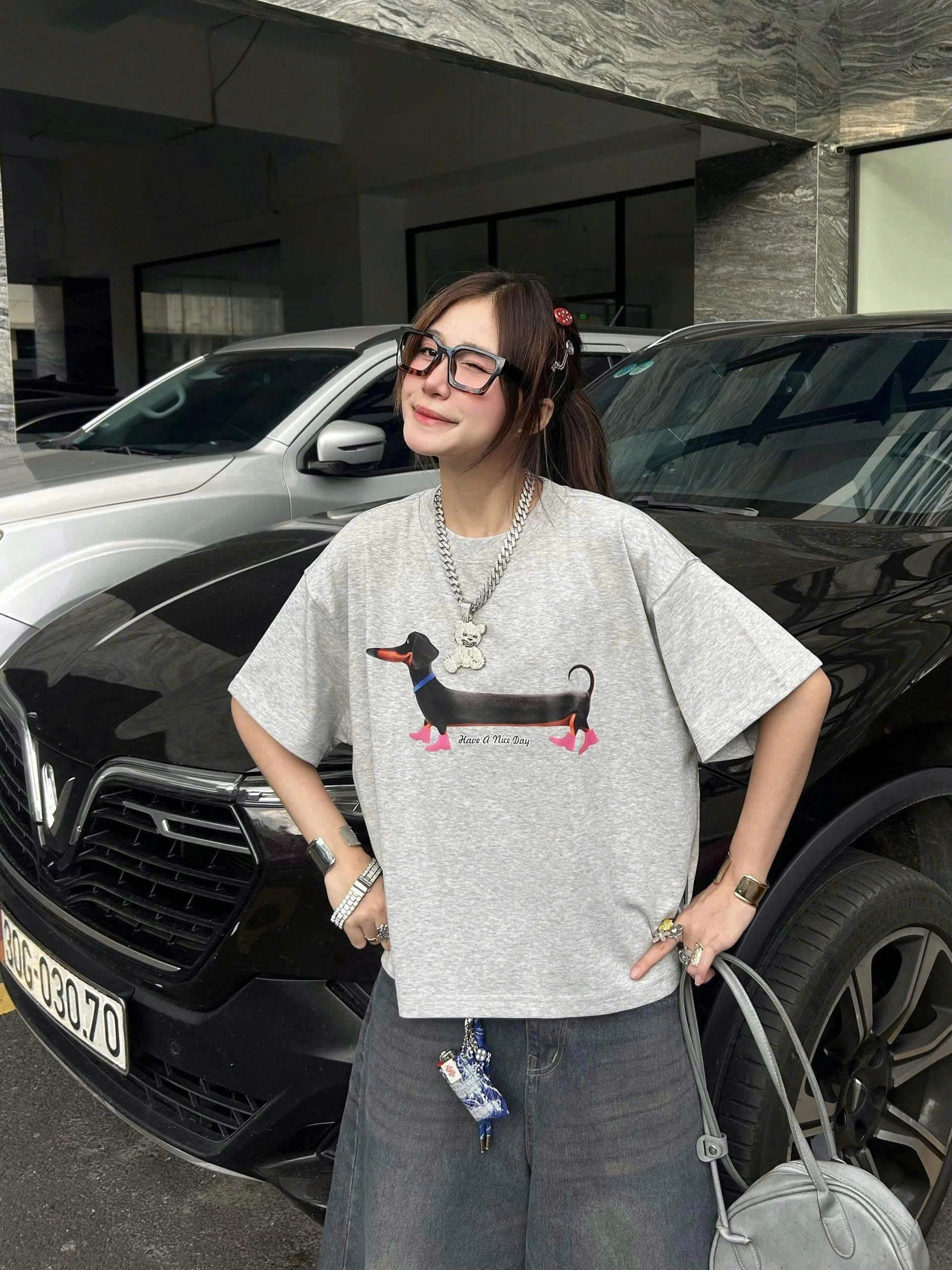 Áo thun tay lỡ unisex form rộng in hình chó xúc xích đeo ủng hồng chất cotton dày dặn Cloudzy NICE DAY