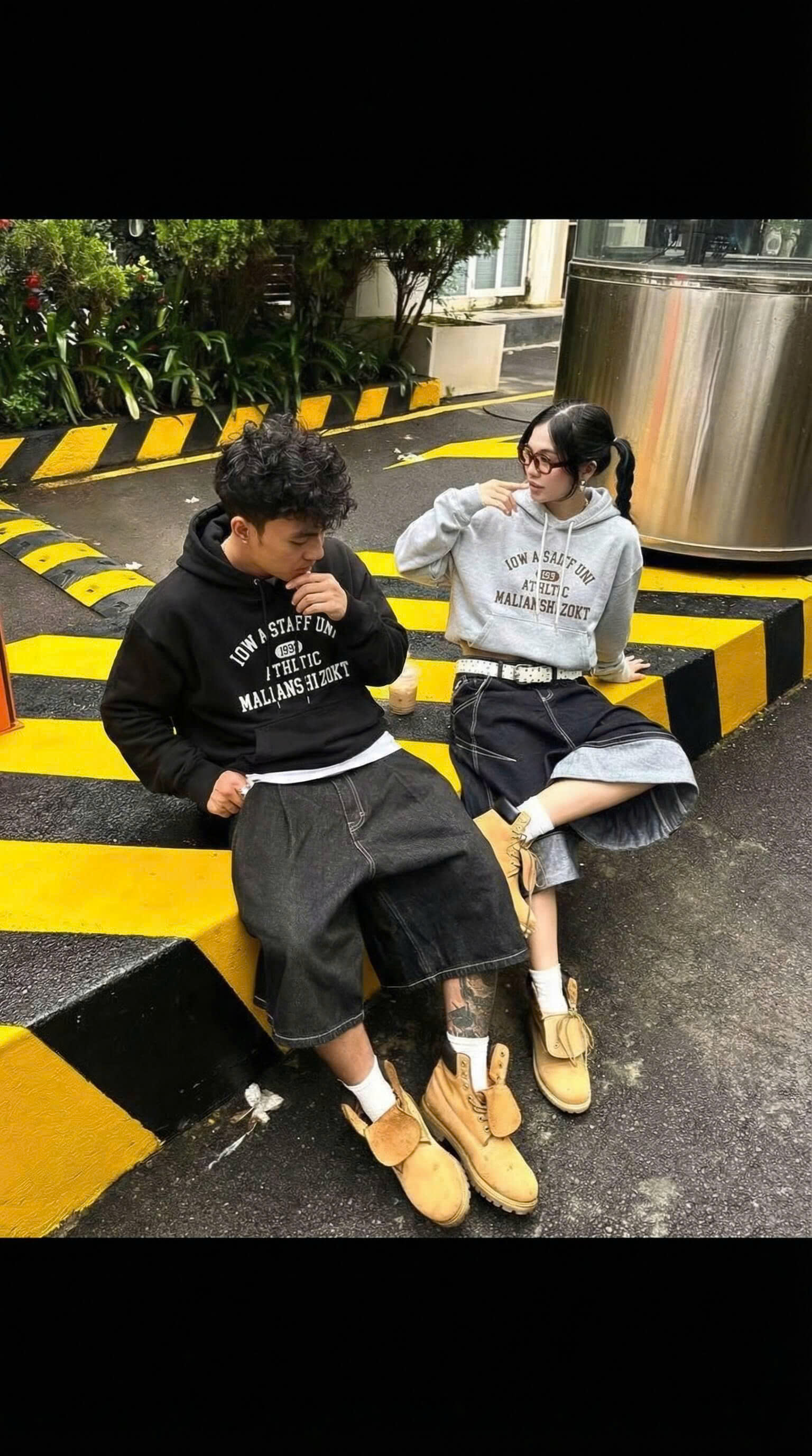 Áo nỉ hoodie có mũ form lửng tay bồng nam nữ chất liệu nỉ bông dày dặn ấm áp in chữ retro t86 MALIAN CLOUDZY localbrand