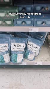 MUỐI TẮM TẨY TẾ BÀO CHẾT, GIÚP THƯ GIÃN GIẢM ĐAU NHỨC, CĂNG THẲNG MỆT MỎI VỚI HƯƠNG BẠCH ĐÀN VÀ LAVENDER DR TEAL'S PURE EPSOM SALT WINTER EUCALYPTUS WITH ESSENTIAL OILS 907GR ( DẠNG HẠT NGÂM )