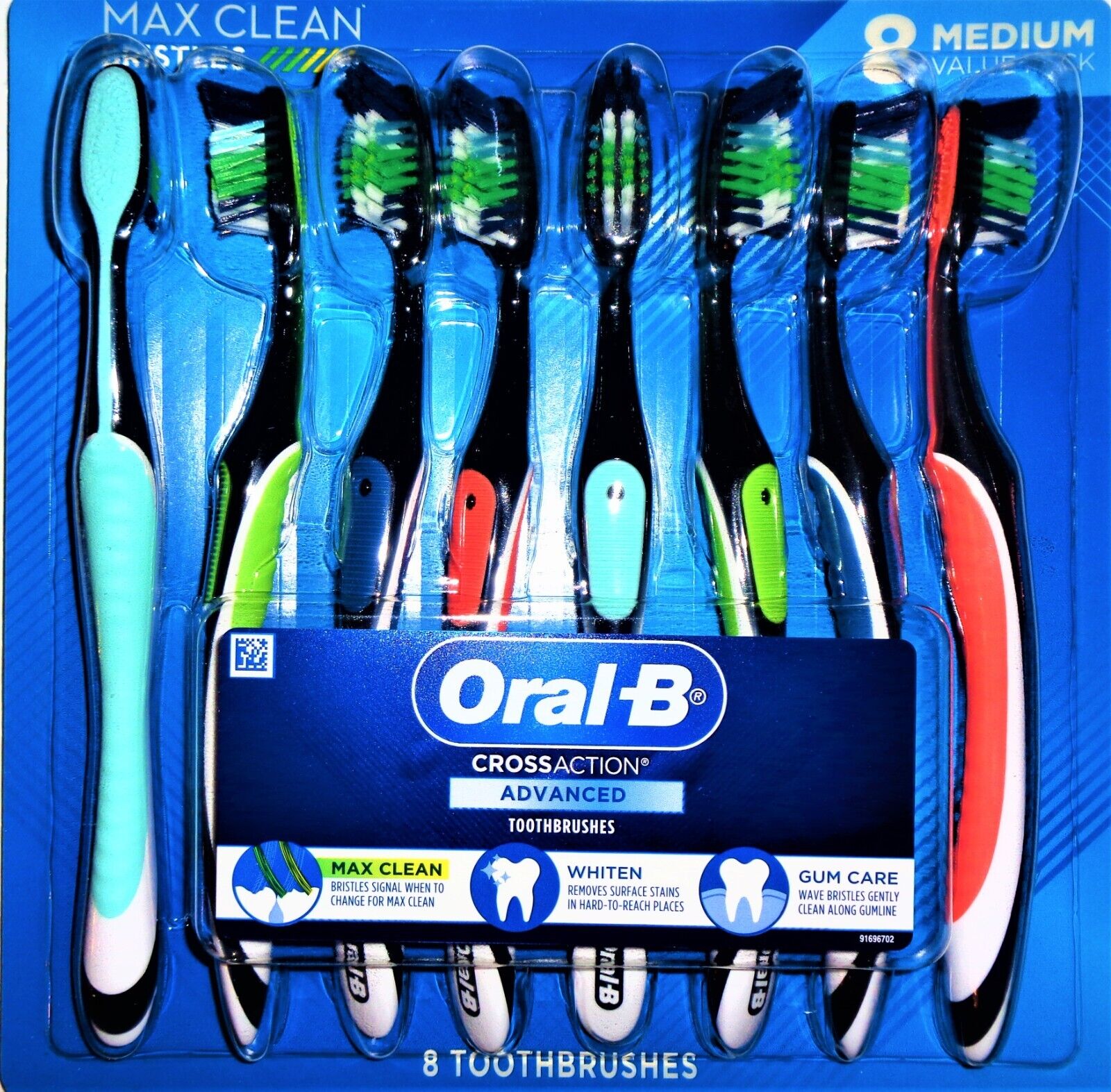 Bàn chải răng Oral-B Cross Action Advanced - Medium, vỉ 8 cái