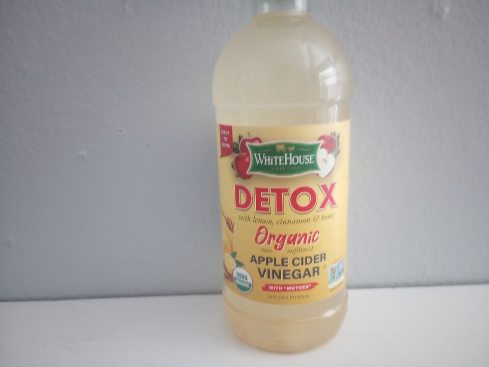 NƯỚC UỐNG THẢI ĐỘC, THANH LỌC CƠ THỂ VỚI GIẤM TÁO . CHANH, QUẾ VÀ MẬT ONG HỮU CƠ VÀ KHÔNG BIẾN ĐỔI GEN WHITE HOUSE DETOX ORGANIC APPLE CIDER VINEGAR CHAI 473ML