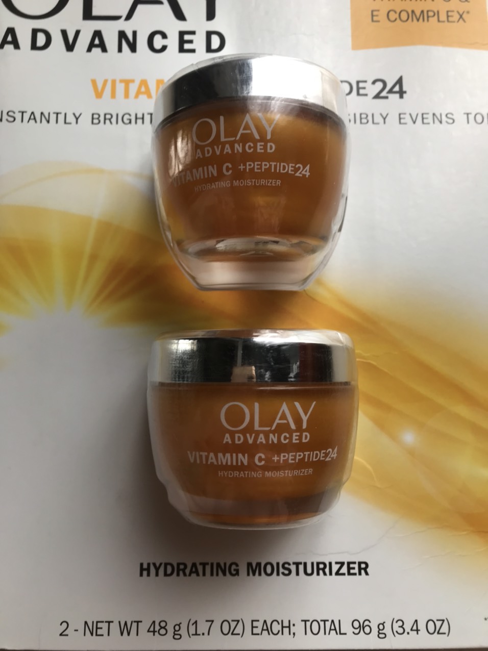SET KEM DƯỠNG ẨM NĂNG CAO NGÀY VÀ ĐÊM LÀM TRẮNG DA VÀ CHỐNG LÃO HÓA OLAY ADVANCED VITAMIN C + PEPTIDE 24 ( 2 HỘP x 48G )