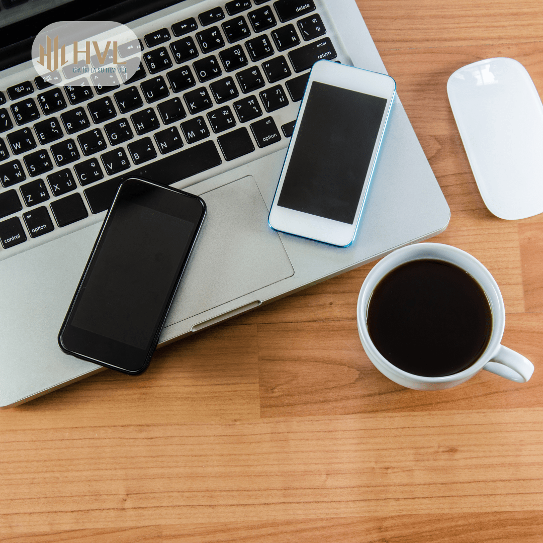 Cảnh báo dùng điện thoại quá mức của trẻ nhỏ từ Bill Gates