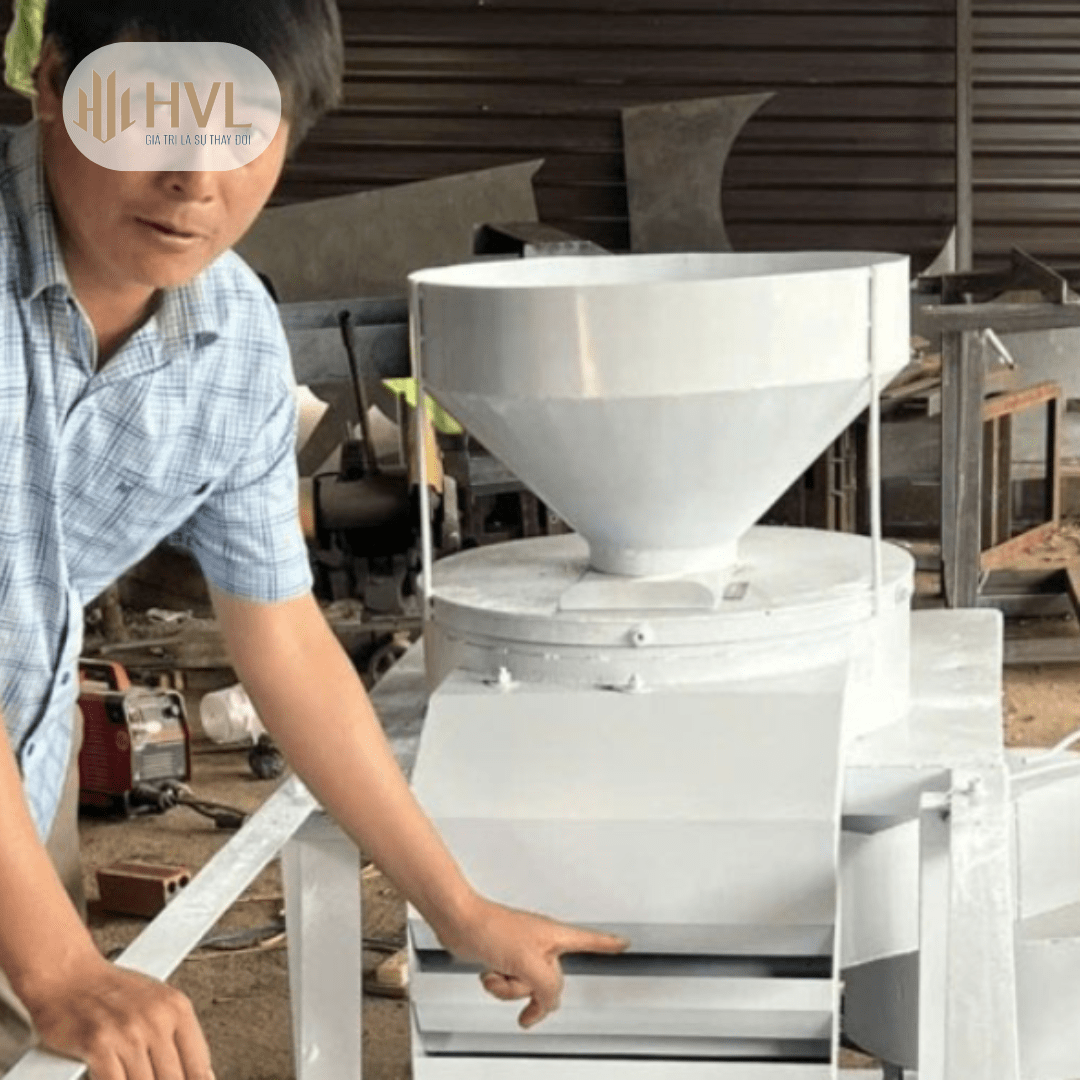 Tự hào Việt Nam bác nông dân sáng chế máy tách hạt sachi