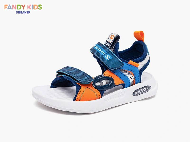 Sandal kết hợp với nhiều trang phục khác nhau 