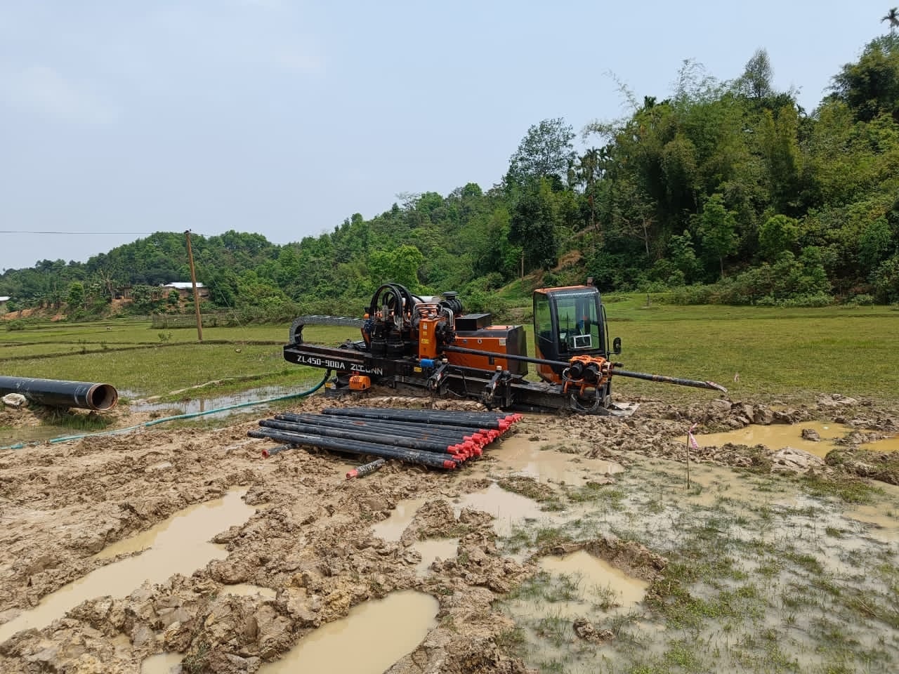 Khoan ngầm kéo ống ngang đường