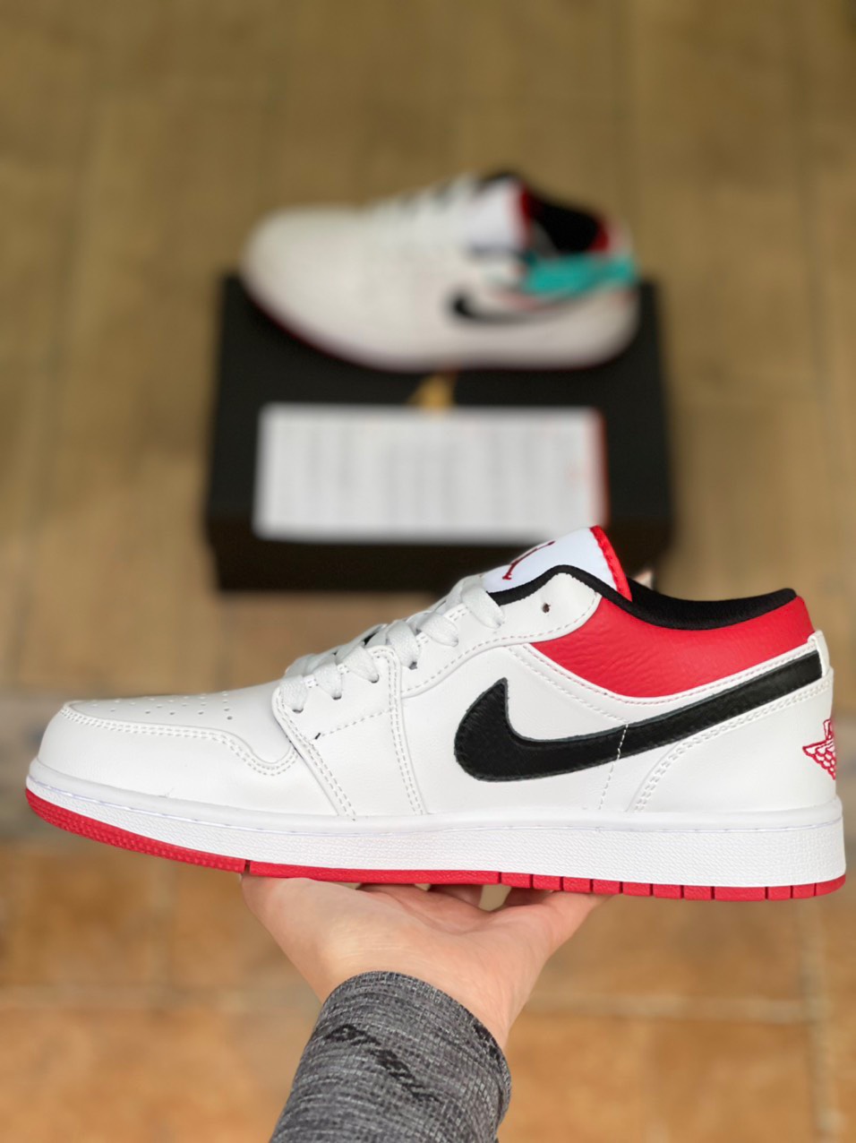 jd 1 low black white