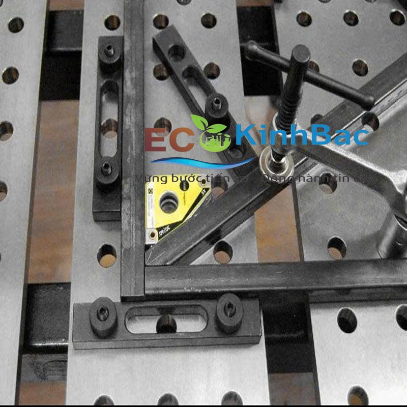 Làm thế nào để gá một chi tiết vuông góc chính xác trên bàn 3D?