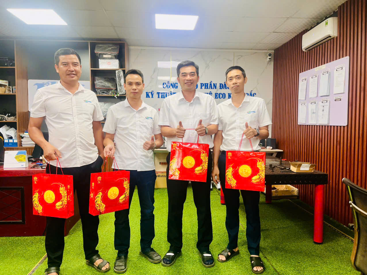 Eco Kinh Bắc trao quà Trung Thu – Gắn kết yêu thương, đồng hành phát triển