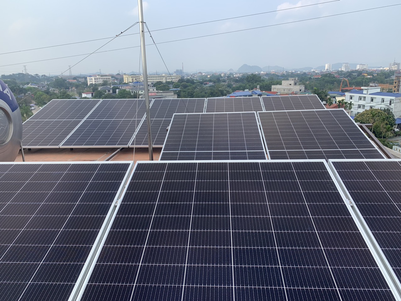 EVNNPC hướng dẫn các bước triển khai nguồn điện mặt trời mái nhà tự sản xuất tự tiêu