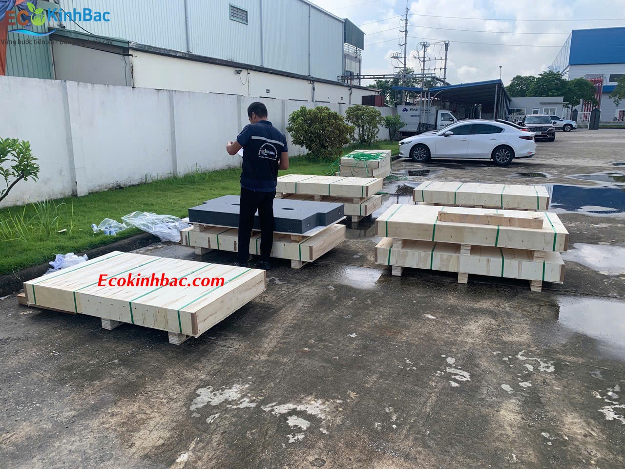 Tuổi Thọ Bền Vững: Quy Trình Gá Đặt và Thao Tác Dụng Cụ Đo Đúng Cách Trên Bàn Máp Granite.