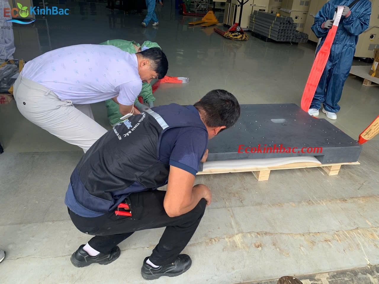 Tăng Hiệu Suất Đo: Hướng Dẫn Sử Dụng Chất Lỏng Ghép Nối (Coupling Fluid) Đúng Cách Trên Bàn Máp Granite