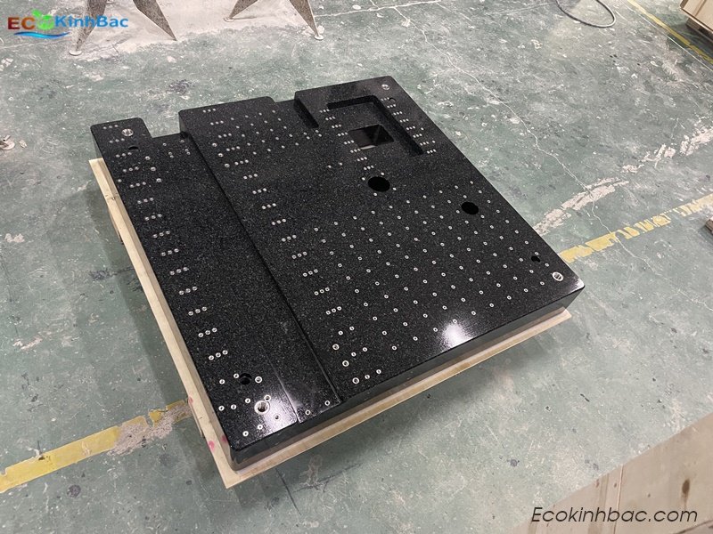 Giải Pháp Đột Phá Cho Độ Chính Xác: Nhận Gia Công Bàn Máp Đá Granite Theo Thiết Kế Yêu Cầu Của Doanh Nghiệp