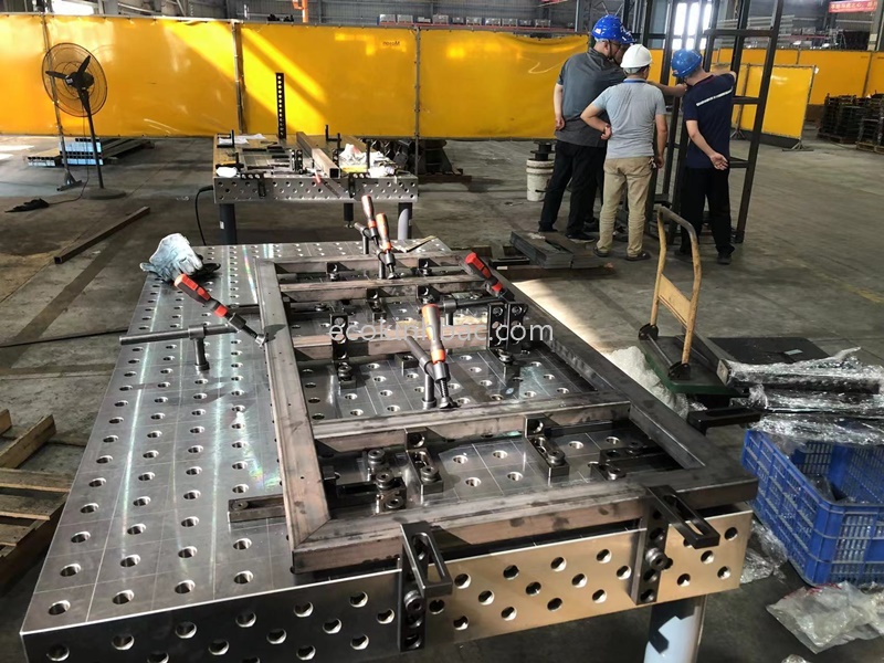 Cách Kết Hợp Thước Định Vị Và Chốt Khóa Nhanh Trên Bàn Gá Hàn D16/D28
