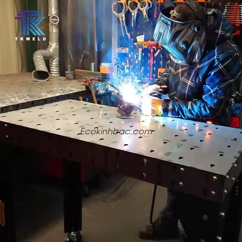 Bàn hàn gang kích thước 1200x1200 lỗ D16