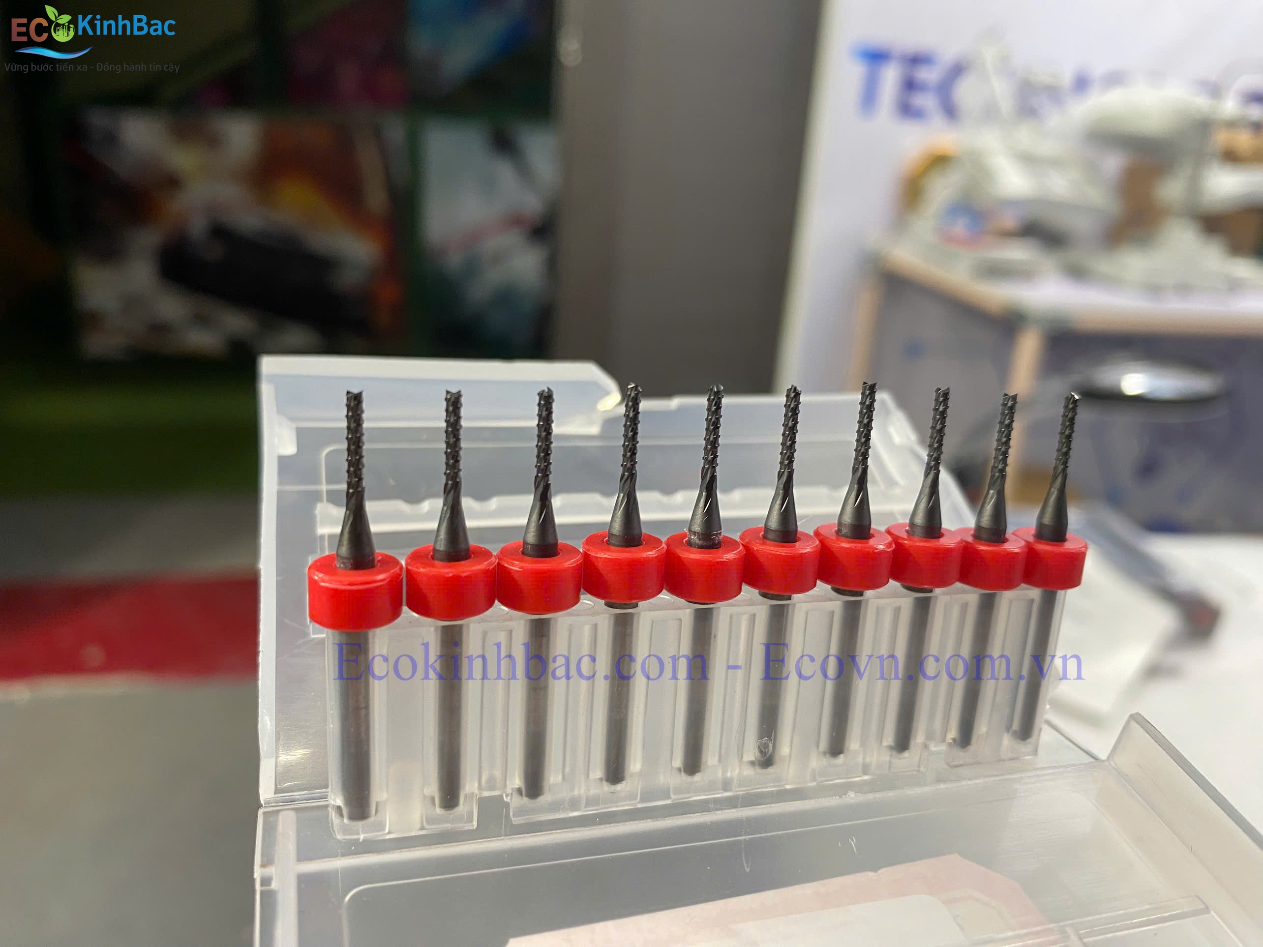 Mũi Router bit 0.8mm có phủ lớp kim cương độ cứng cao. Dao cắt bo bản mạch PCB, hàng chất lượng cao.