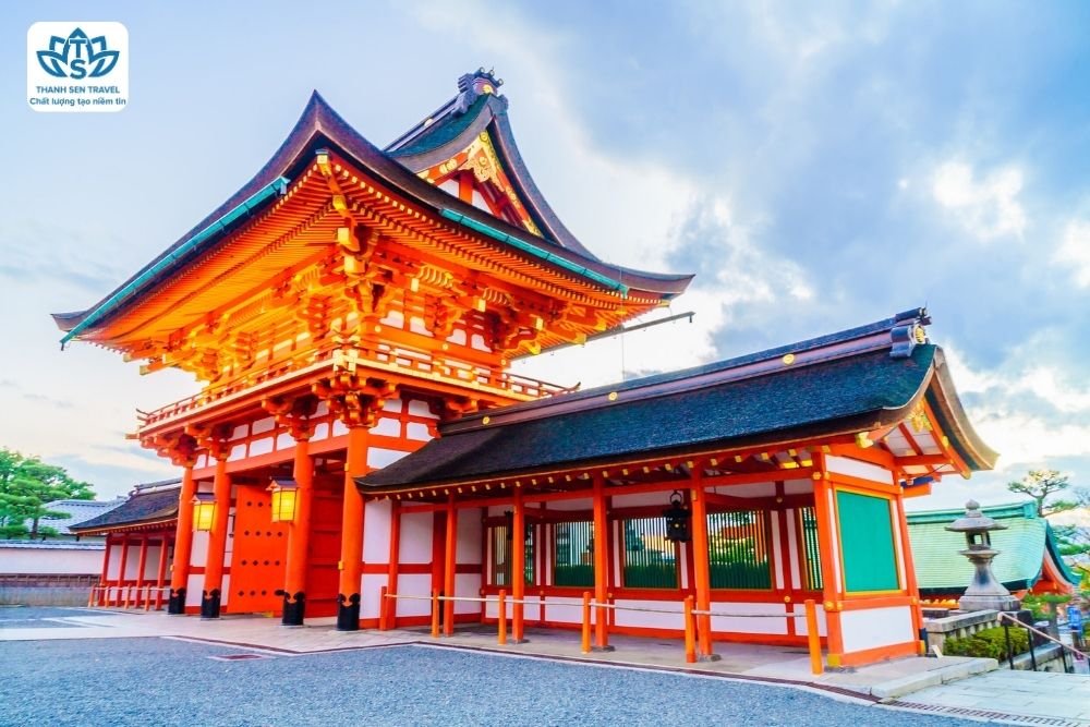 MÙA HÈ NHẬT BẢN RỰC RỠ MUÔN SẮC HOA