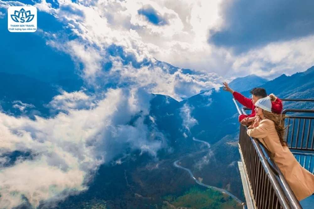 SAPA - CẦU KÍNH RỒNG MÂY - LÀO CAI