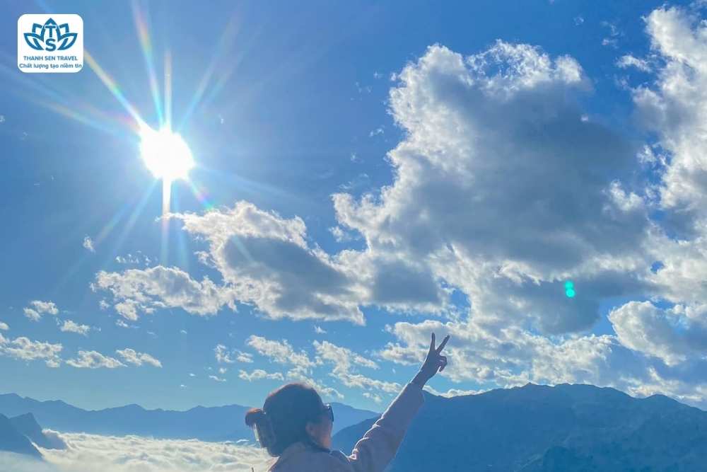 SAPA - CẦU KÍNH RỒNG MÂY