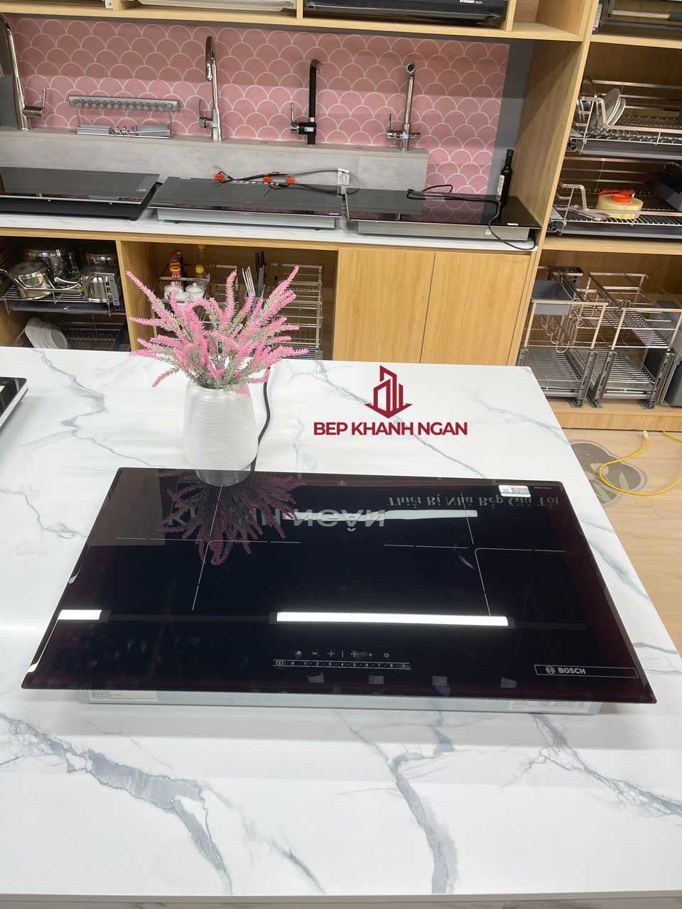 Combo bếp điện từ Bosch, máy hút mùi chữ T Faster