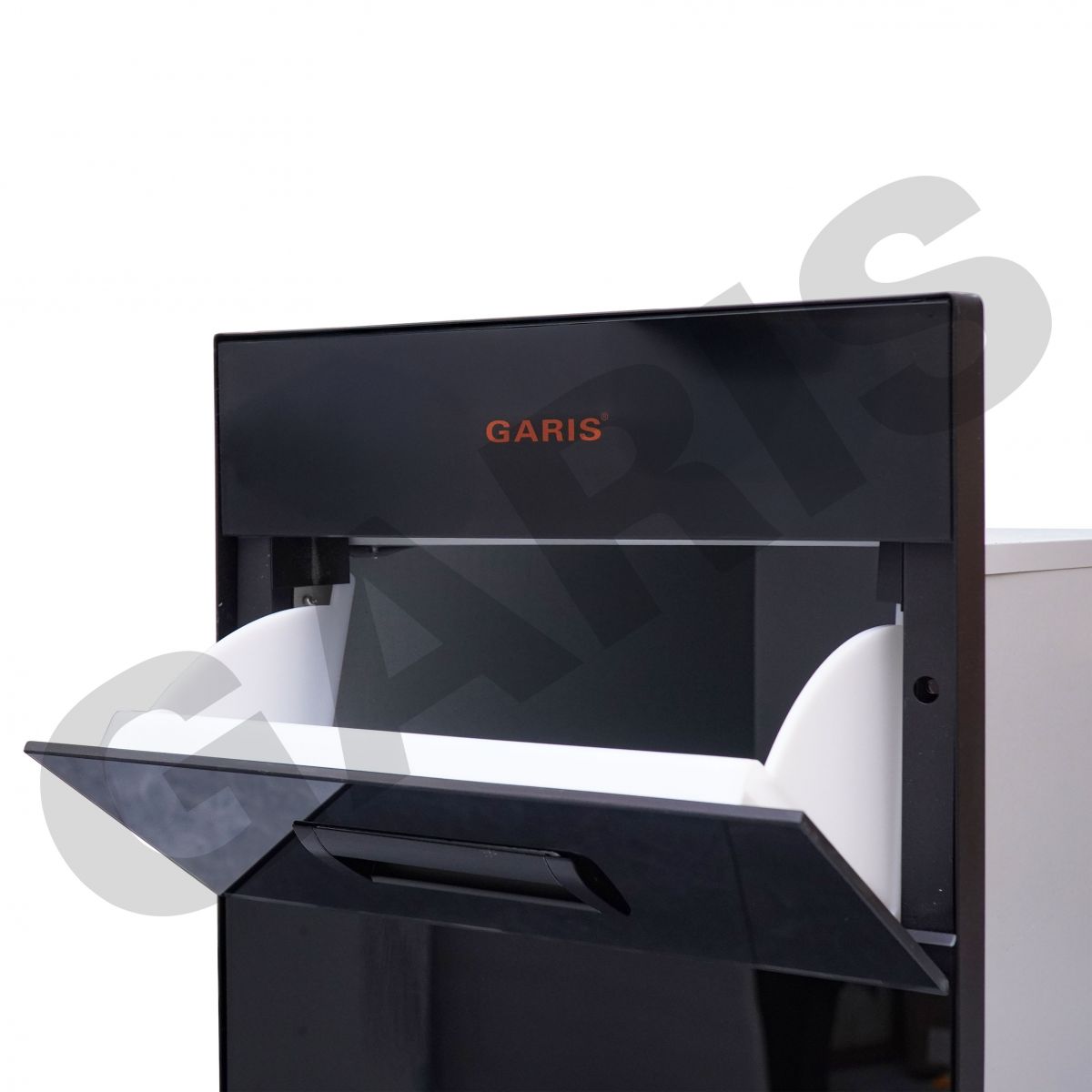 Thùng gạo mặt kính đen, 01 khoang, viền thép, nút nhấn xuống GARIS  GR06