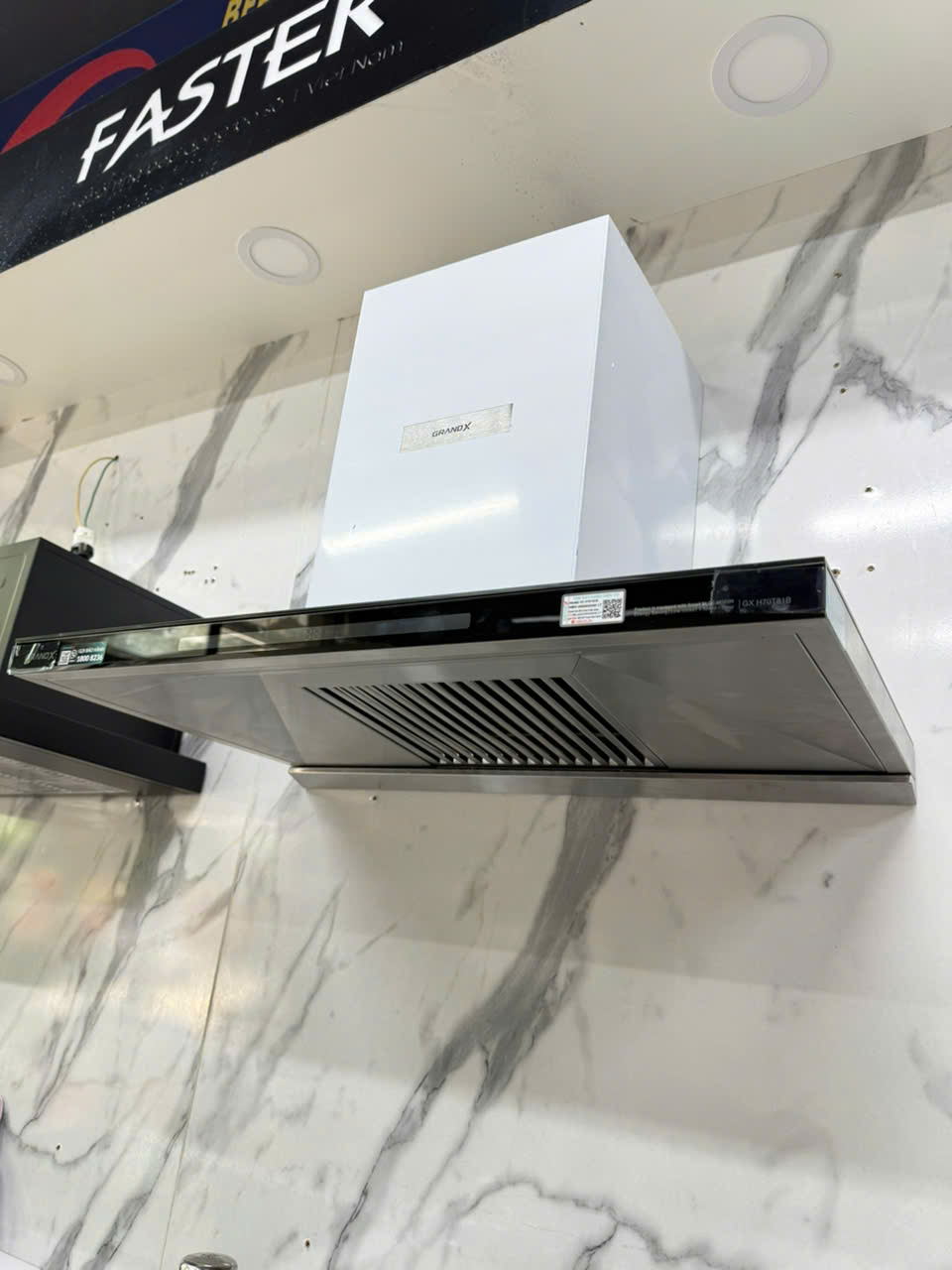 Máy hút mùi chữ T GrandX GX H70T81B