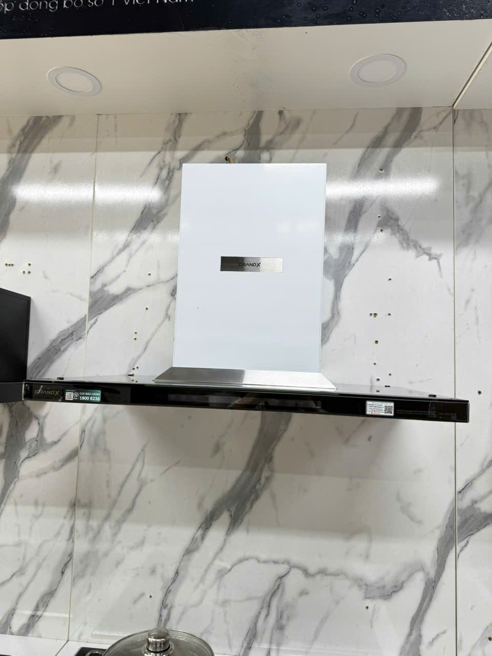 Máy hút mùi chữ T GrandX GX H70T81B