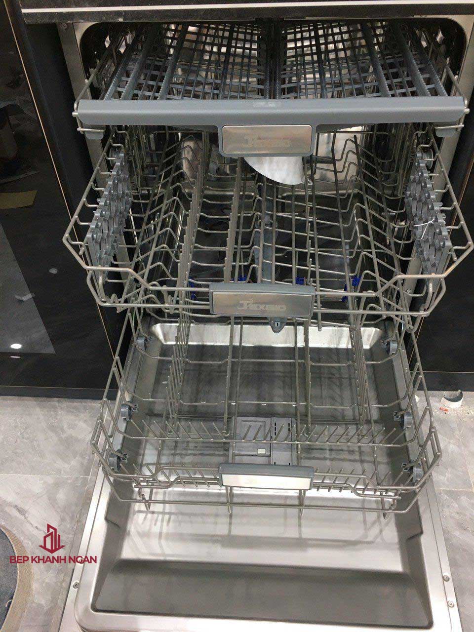 Máy rửa bát 15 bộ TEXGIO TGBI036T - Tự động mở cửa