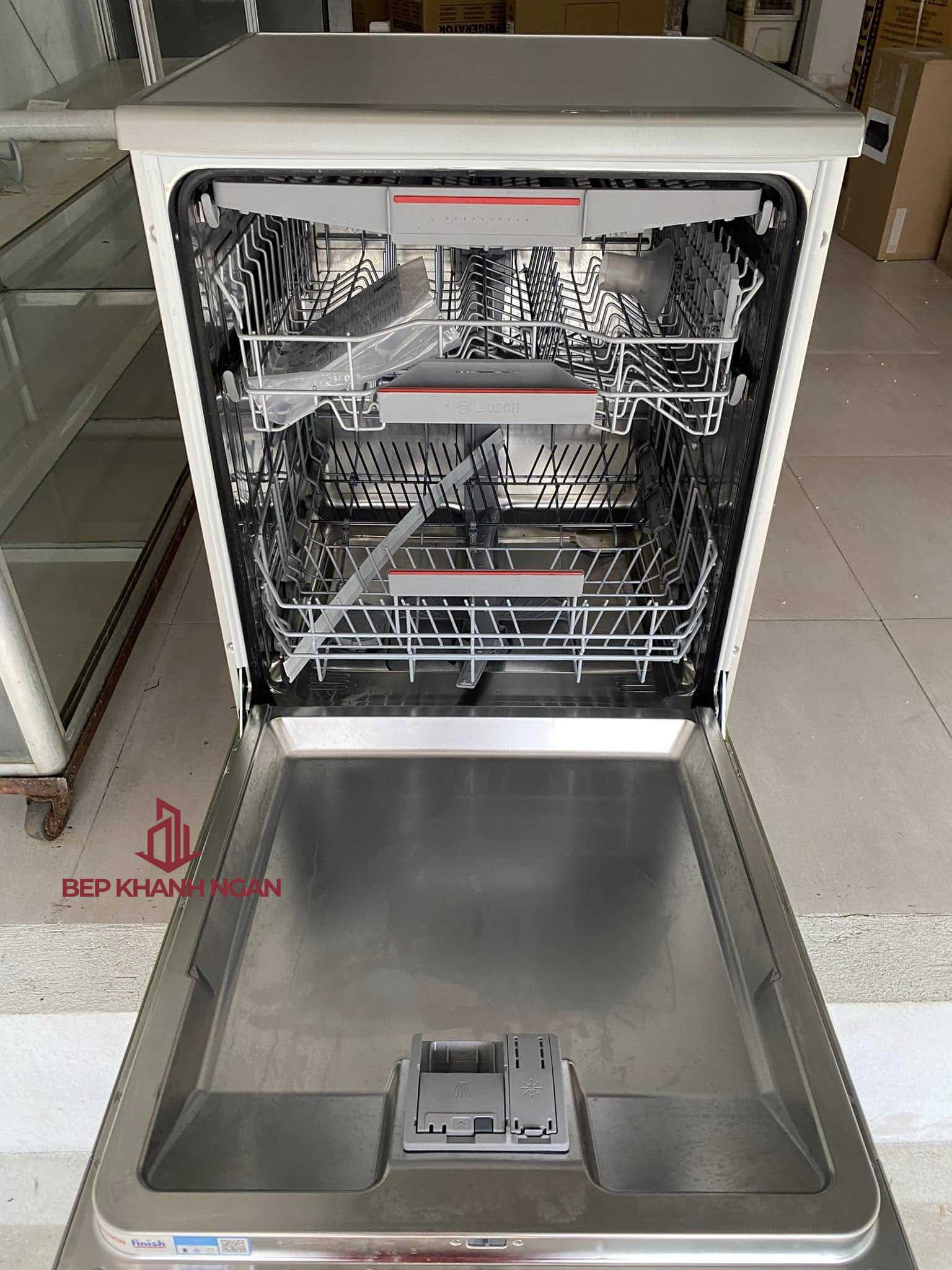 Máy rửa bát độc lập Bosch SMS4ECI26E Serie 4 tự động hé cửa