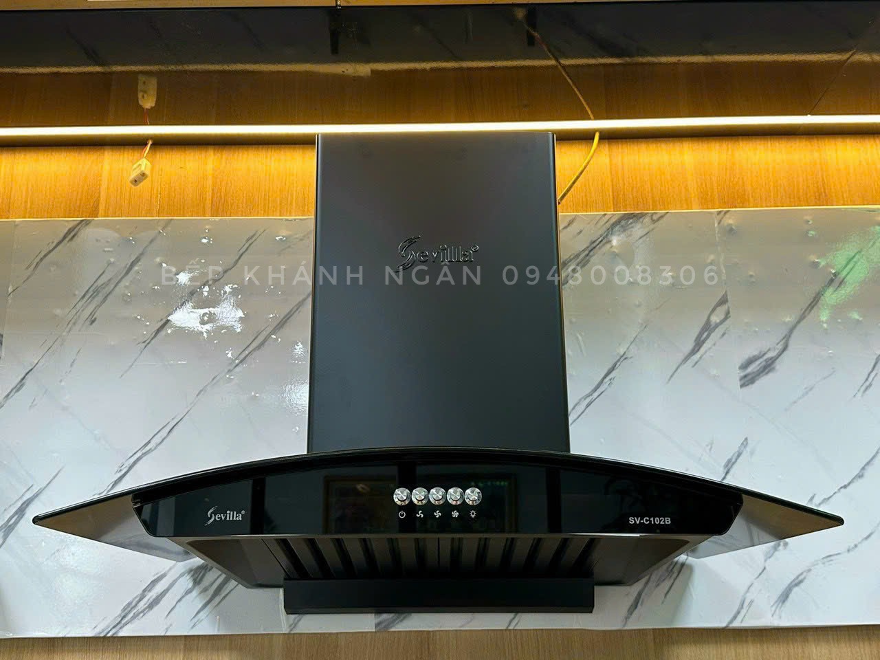 Máy hút mùi Sevilla SV-C102 có khay hứng mỡ